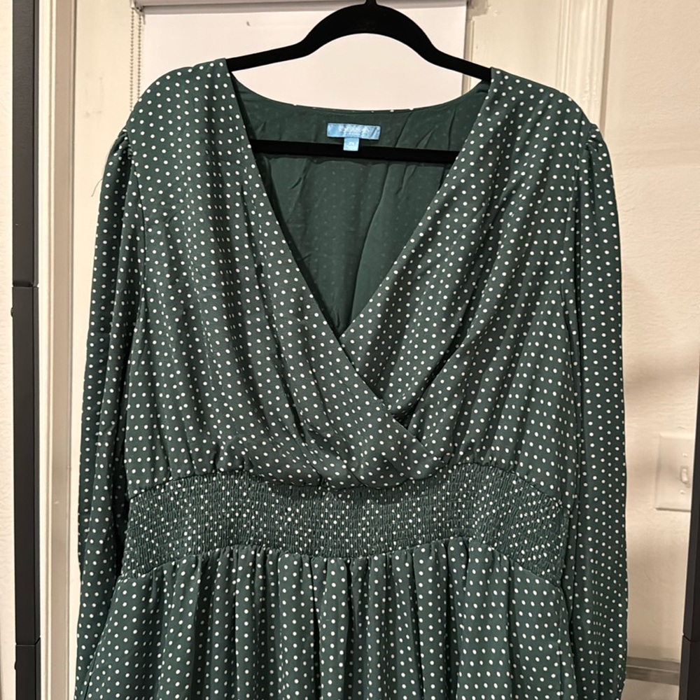 Green and whites polka dots